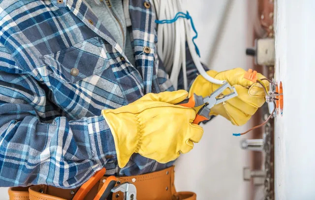 Certified Electricians for Electrical System Fixes in the Greater Toronto Area